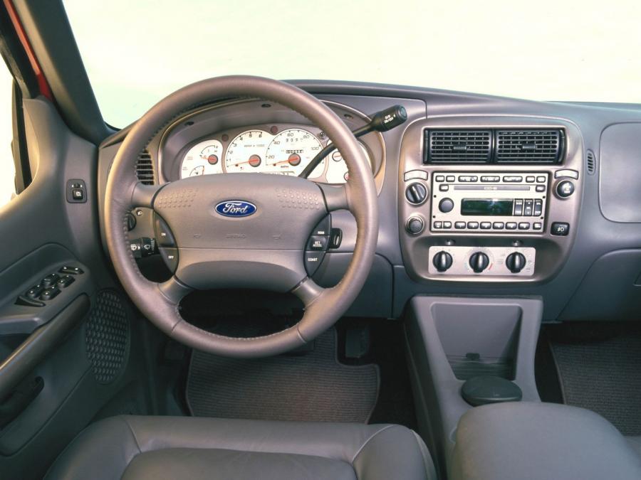  Ford Explorer Sport Trac 2000 года  (фото 2 из 14)